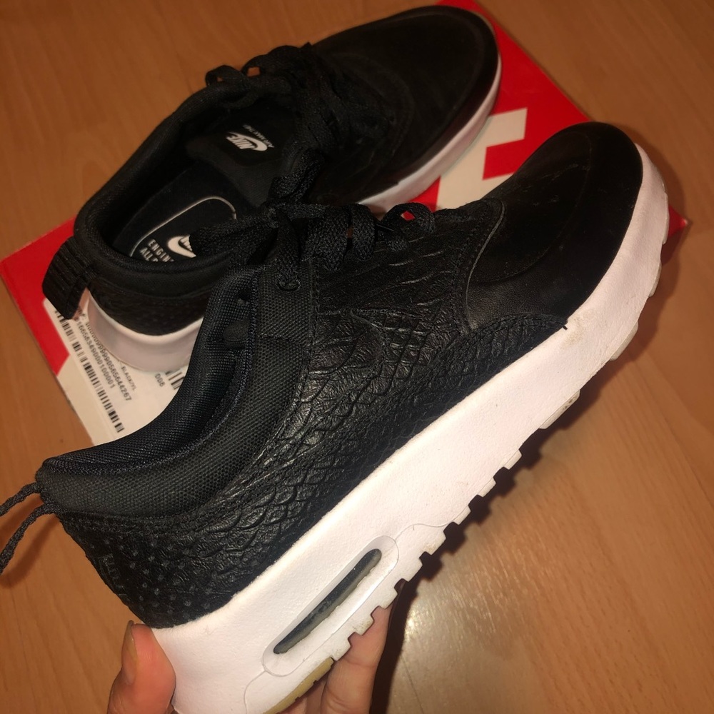 Exclusive Nike Air Max Thea snake print size 5